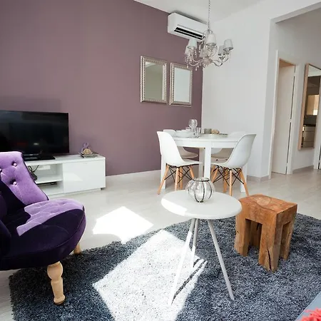 Charming & Quiet Park Guell Apartman *