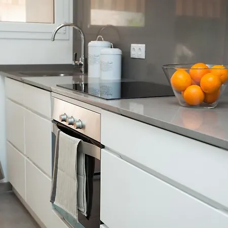 Charming & Quiet Park Guell Apartment