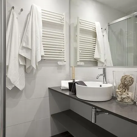 Charming & Quiet Park Guell Apartment Barcelona