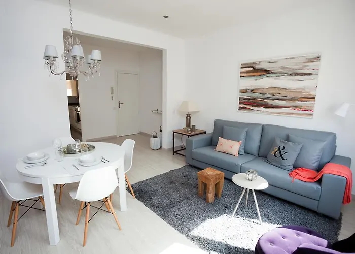 Charming & Quiet Park Guell Apartment Barcelona