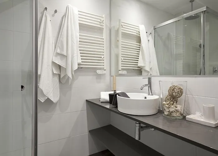 Charming & Quiet Park Guell Apartment Barcelona